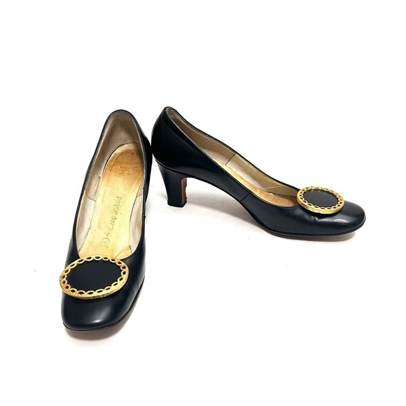 Vintage 1960s black leather oversize buckle slip on pilgrim heels - Picture 5 of 8